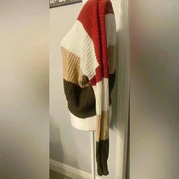 Ambiance Apparel women’s cropped long sleeve sweater in rust beige tan green SM - Picture 7 of 7